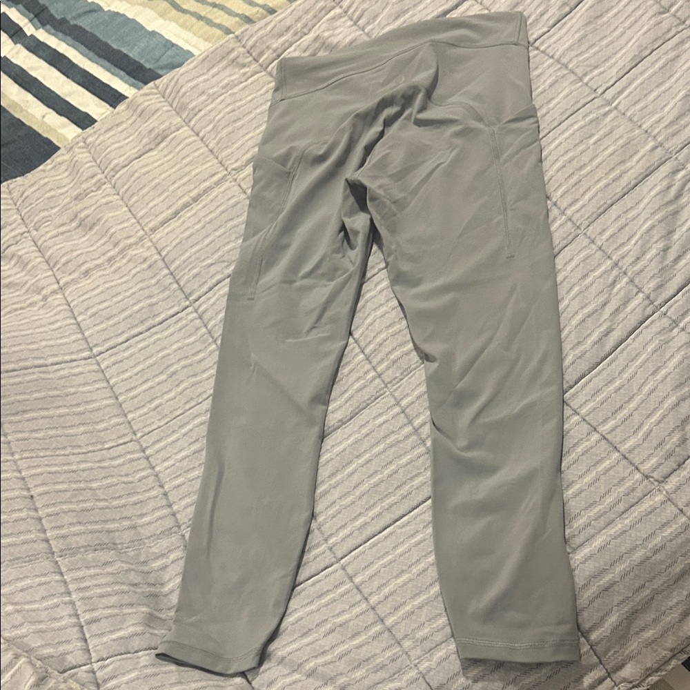 High-Waist Lululemon Leggings in Gray